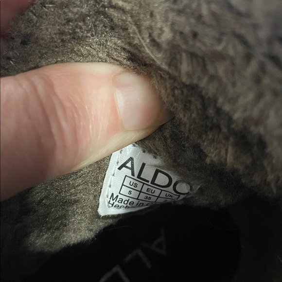 Aldo | Black | Leather| Winter Boots |Brown Fur Lining| Rouched  | Ankle |Size 5 - Picture 10 of 16